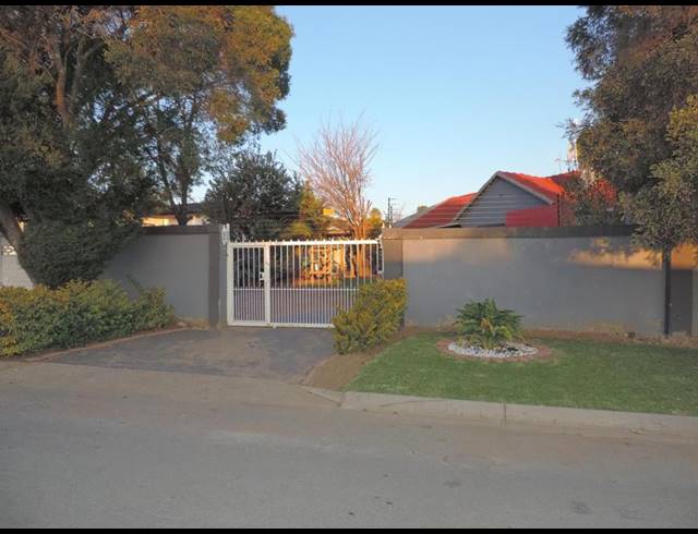 3 BEDROOM HOUSE FOR SALE IN BIRCH ACRES